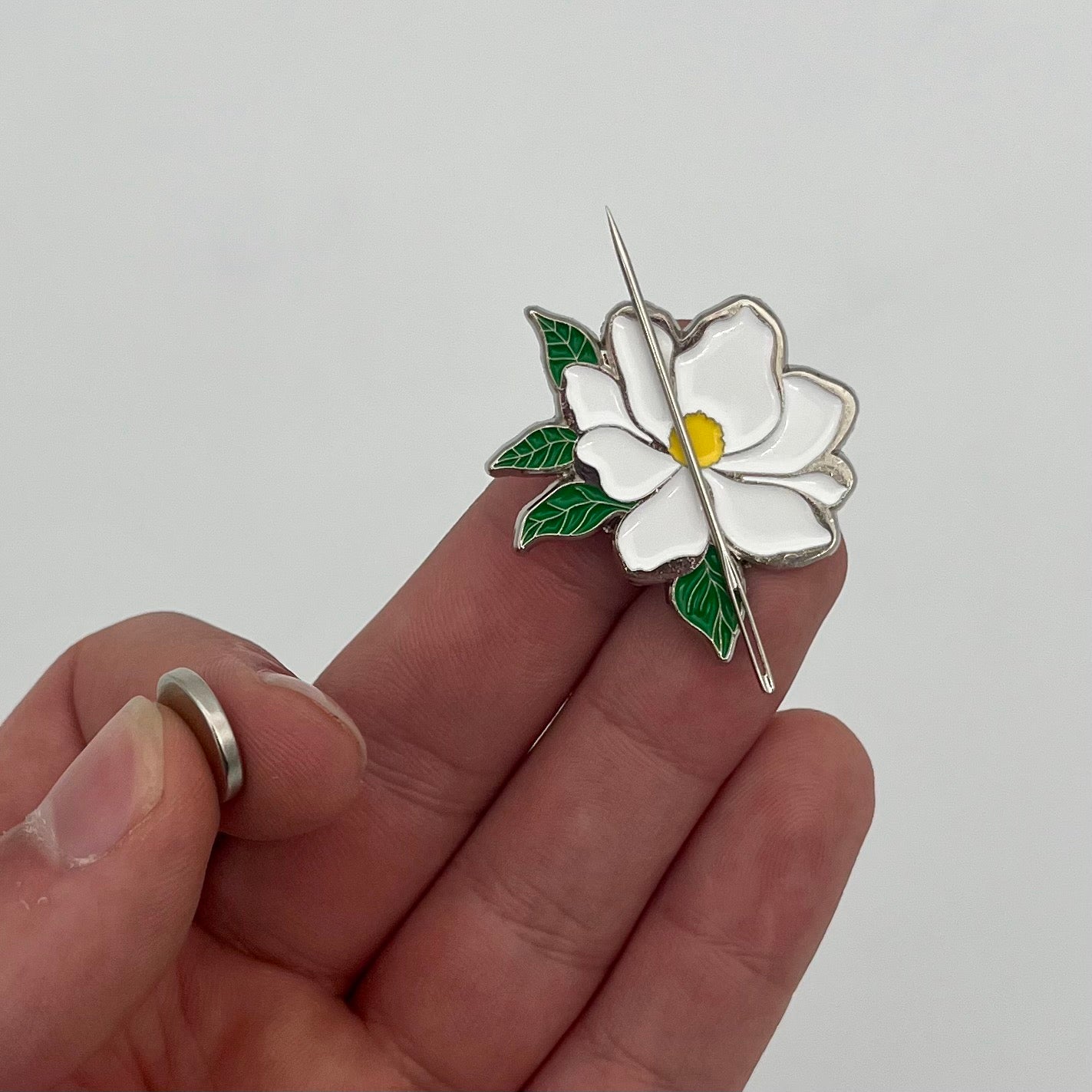 Magnolia Needle-Minder
