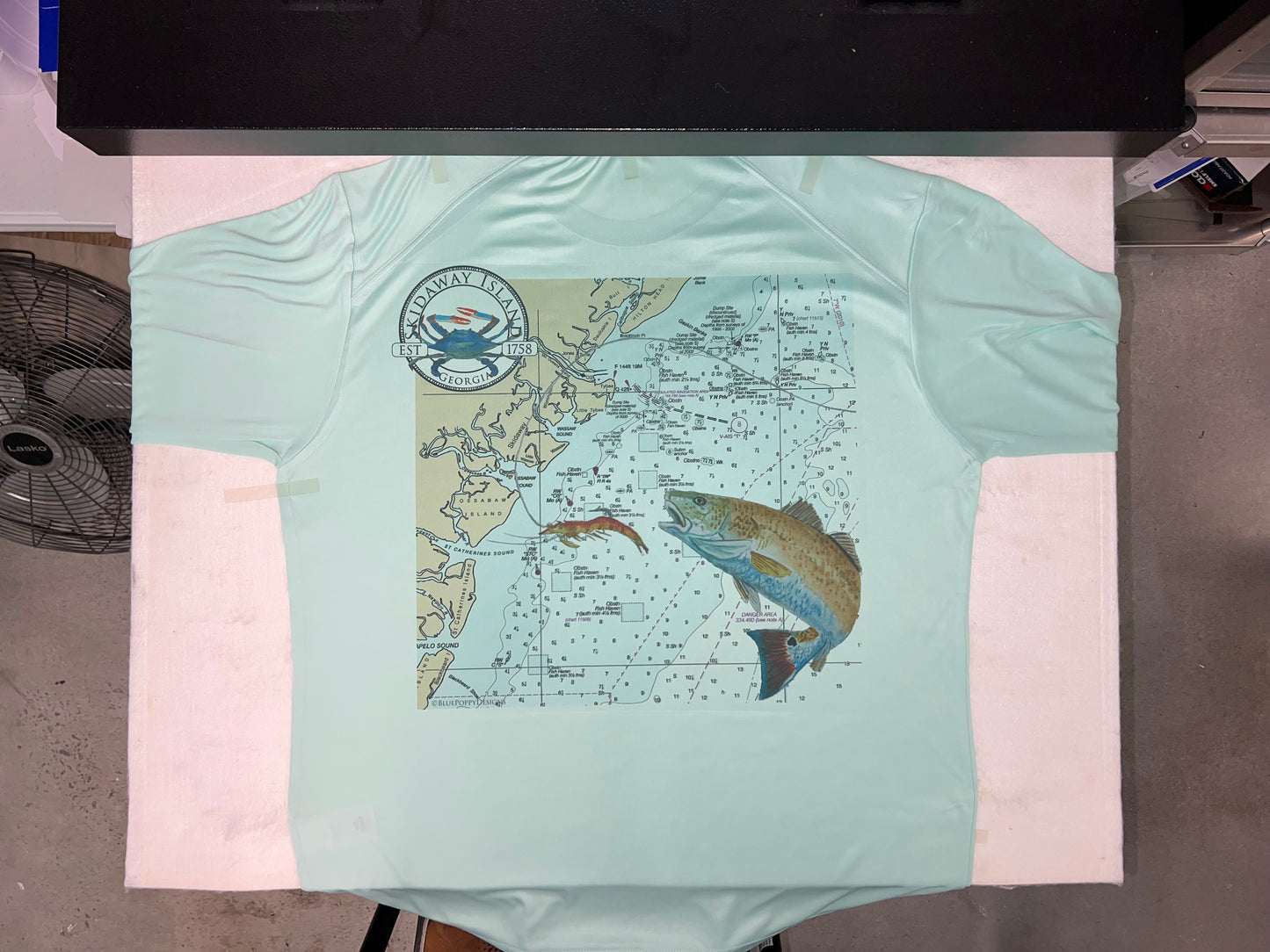 Skidaway Island Men's Salwater Fishing UPF 50 Performance Long Sleeve T-shirt T-Shirt Blue Poppy Designs   